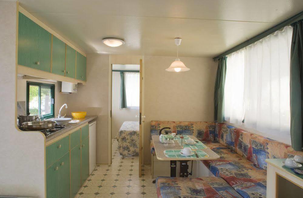 Happy Camp Mobile Homes In Camping Cisano San Vito Bardolino Eksteriør bilde